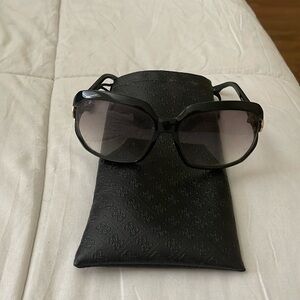 Women’s Authentic Gucci sunglasses brand new w/o tags with GG logo on earpiece